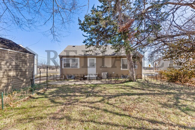 Building Photo - 921 N Edgemoor St