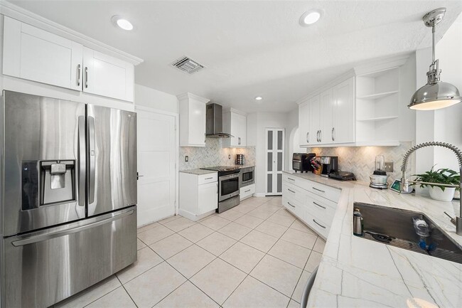 Building Photo - 9420 NW 18th Pl