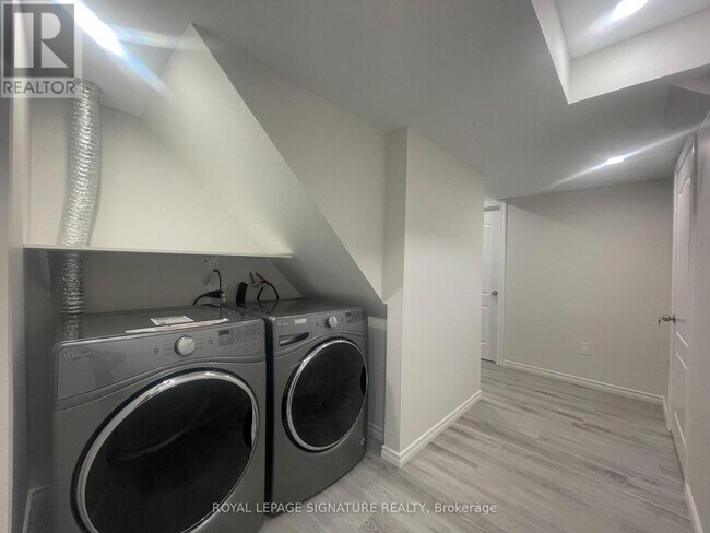 Photo du bâtiment - 99 Convoy Crescent