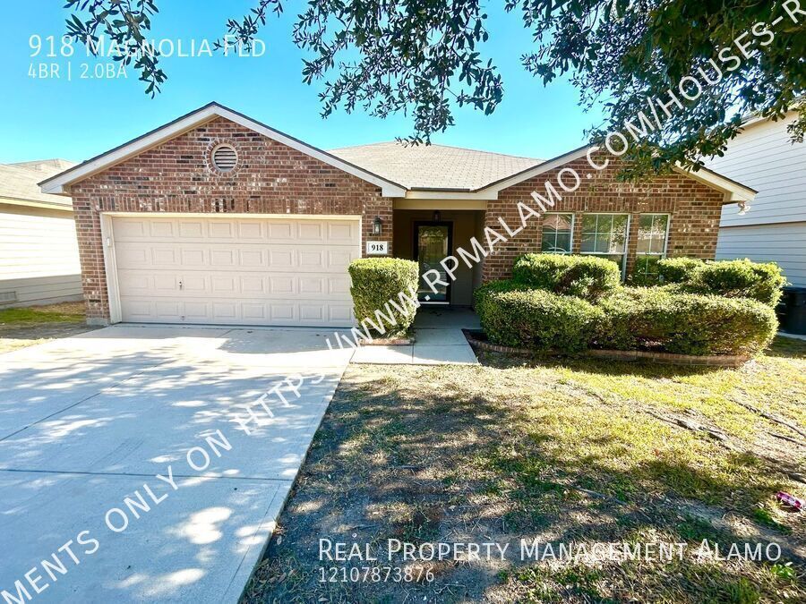 Foto principal - AVAILABLE NOW! Beautiful 4 Bedroom /2 Bath...