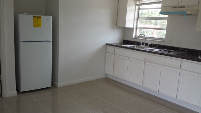 Foto del edificio - 321 Kenilworth Blvd