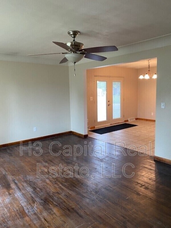Building Photo - 113 Optimist Dr