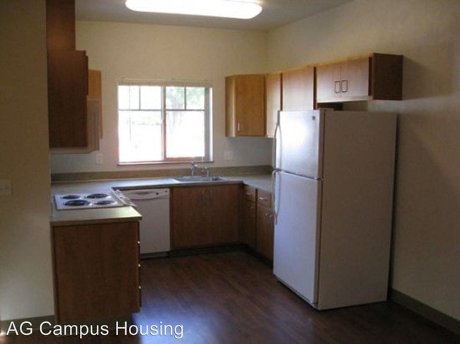 Building Photo - 1448 Hilyard St