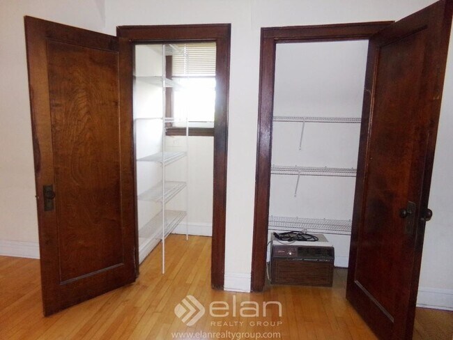 Building Photo - 733 Elm St