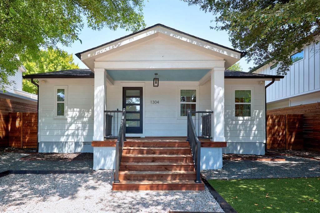 Foto principal - 1304 E 3rd St