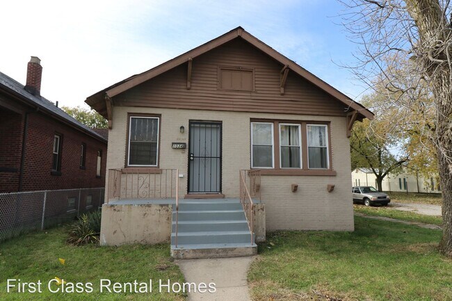 Building Photo - 4 br, 1 bath House - 1034 Roosevelt St