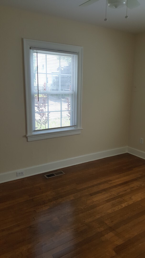 Building Photo - Pre-Leasing Now for Fall Semester 2025