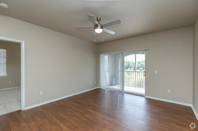 2BR, 2BA - 1062SF -7855 E Fletcher Ave Tampa, FL 33637 - The Preserve At Temple Terrace