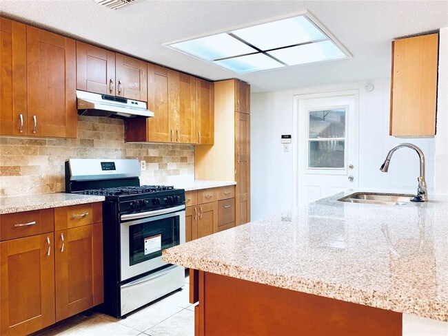 Building Photo - 5915 Gum Grove Ln