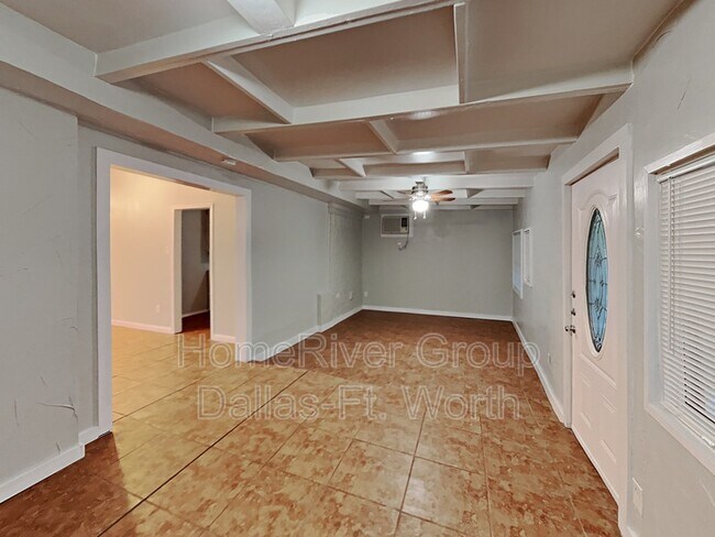 Building Photo - 5921 Sea Breeze Ln