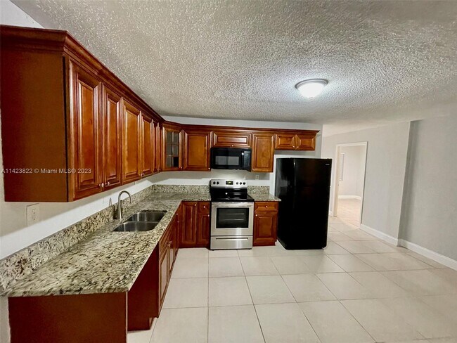 Foto del edificio - 2755 NW 58th Terrace