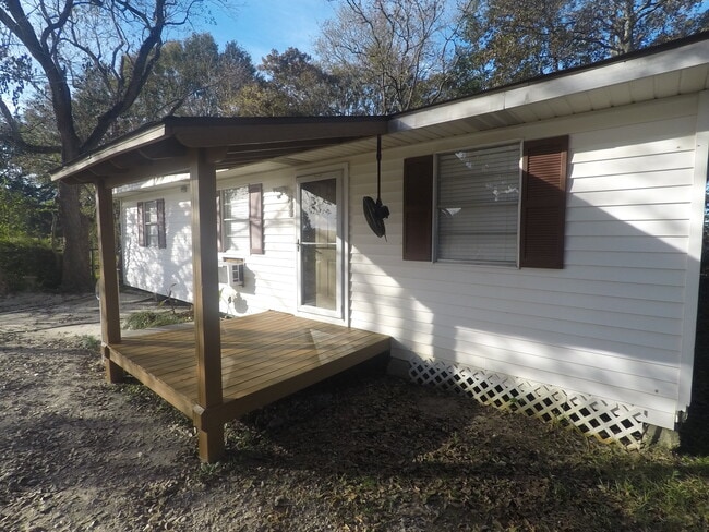 Building Photo - 220 F Fenetre Rd.