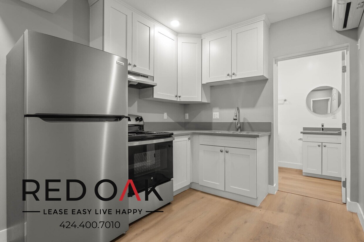 Primary Photo - Recently Updated One Bedroom with Contempo...