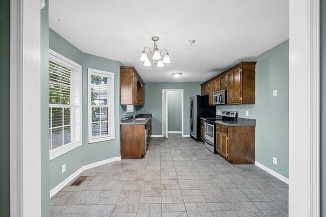 Building Photo - Lovely Home in Arbor Greene Neighborhood w...