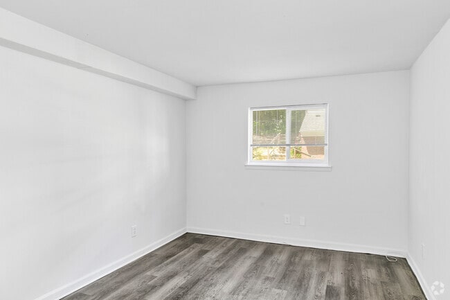 1BR, 1BA - Bedroom - Flats at Newport Crossing