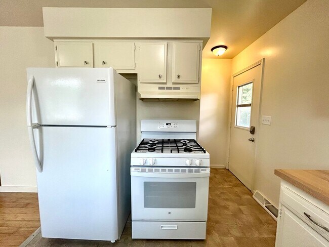 Foto del edificio - Dawes Court SE - 4256-4258