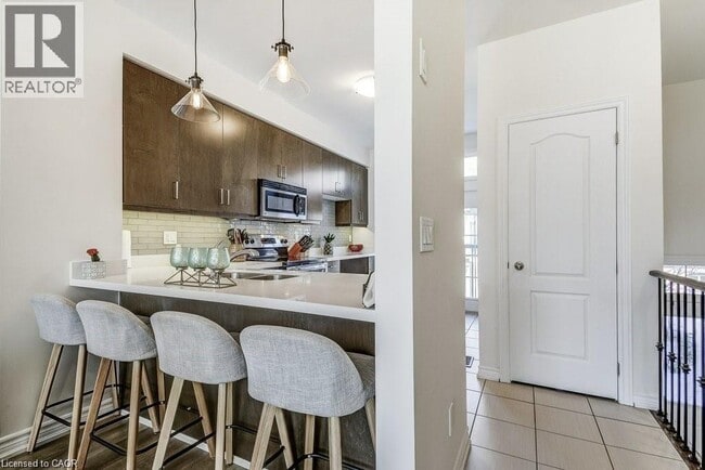 Photo du bâtiment - 2362 Treversh Common