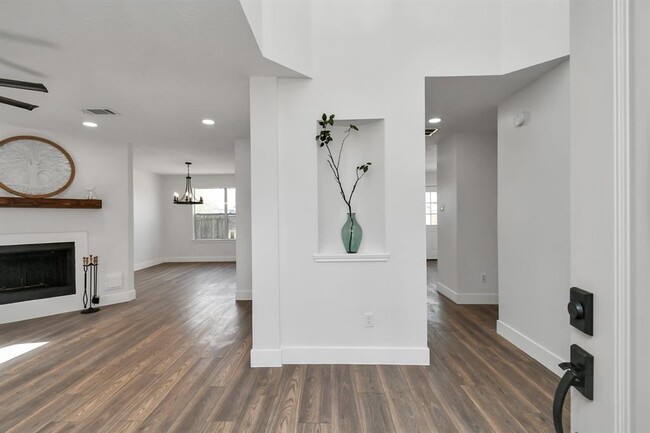 Foto del edificio - 4510 Nealwood Ct