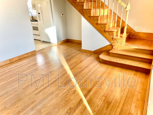Building Photo - 9236 Chenault Rd
