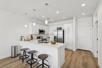Building Photo - 10543 Triumph Vly Wy