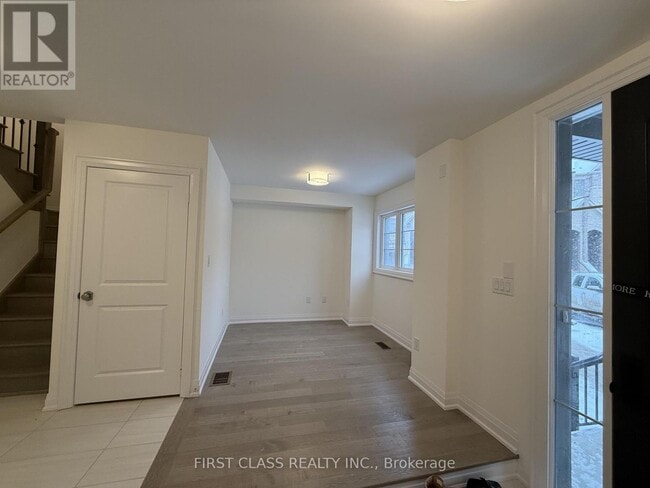 Building Photo - 28 Gardeners Ln