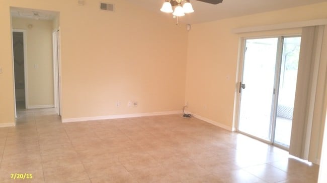 Building Photo - 4020 E Cardinal Pines Dr