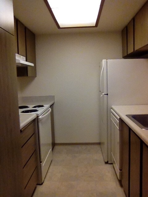 Building Photo - Brittany House - 2 bedrooms