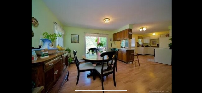 Foto del edificio - 117 Snipsic Lake Rd