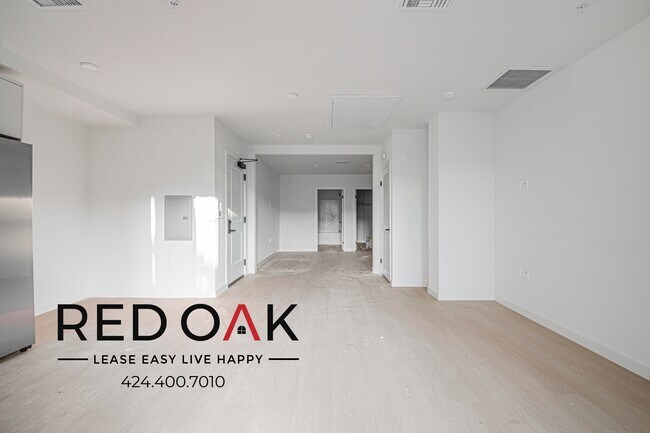 Building Photo - 856 S Gramercy Dr