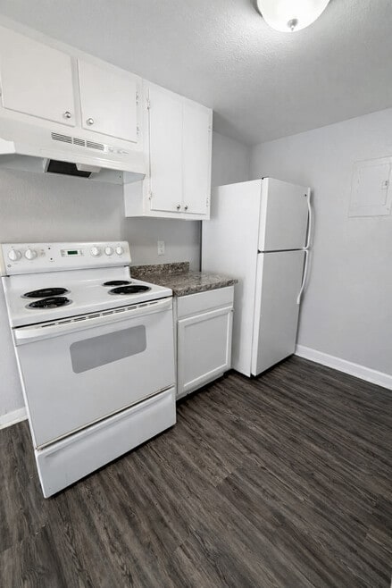 1 Bed 1 Bath Kitchen - Beautiful, spacious property with an excellent location!
