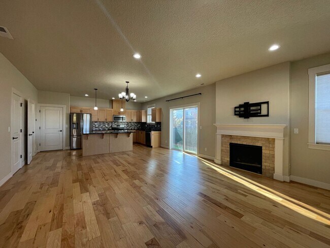 Foto del edificio - Charming 4Bd/2.5Ba Home in Bethany  ~ Wash...