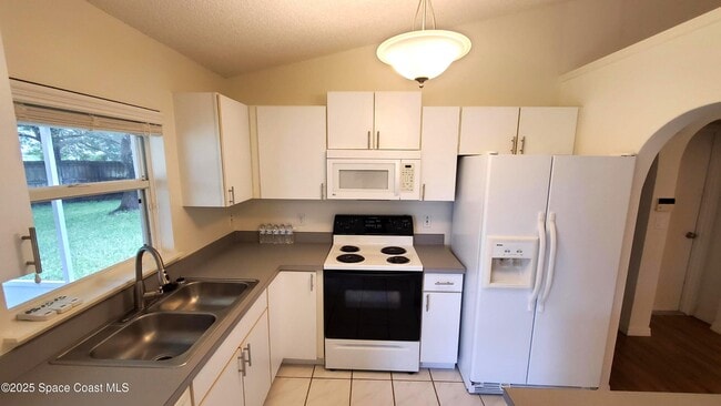 Foto del edificio - 2115 Sierra St