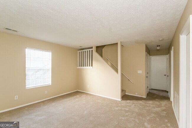 Foto del edificio - 3048 Laurengate Dr