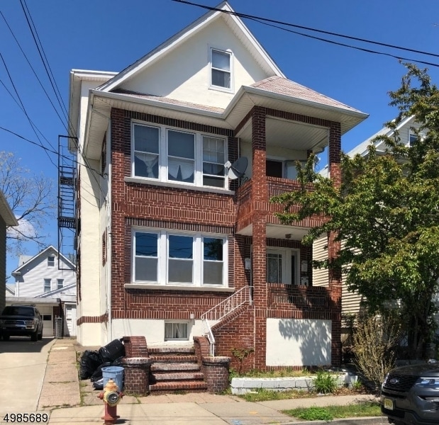 14 Bergen Ave, Clifton, NJ 07011 Room for Rent in Clifton, NJ