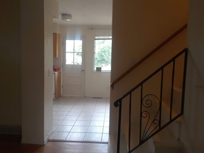 Building Photo - 810 Morgan Dr