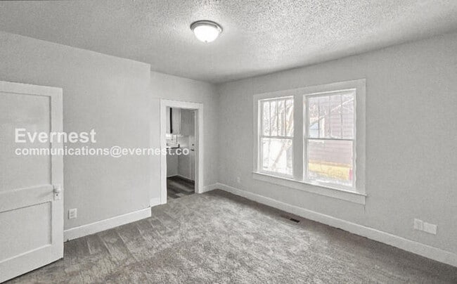 Foto del edificio - 3920 39th Ave N