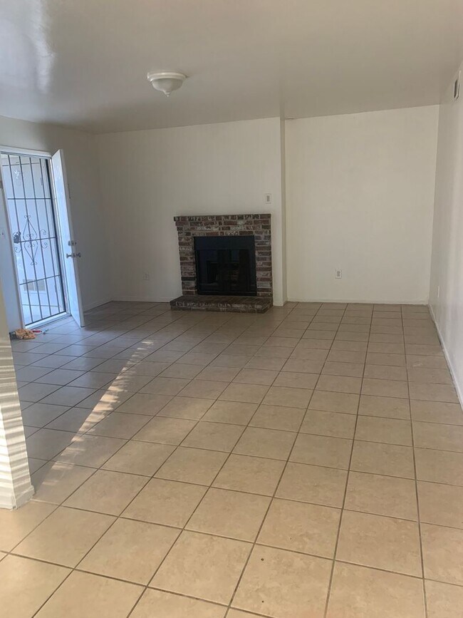 Foto del edificio - 6008 Hill Dale Ct