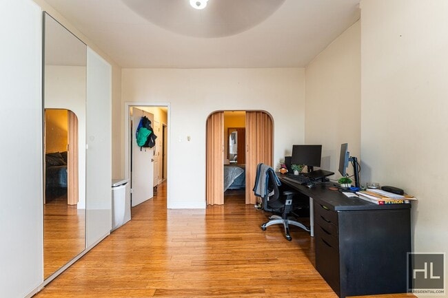 Building Photo - 4 AVENUE