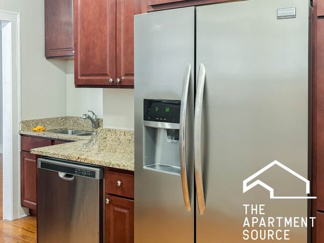 Photo - 1831 W Winona St (Chicago, IL) Apartment