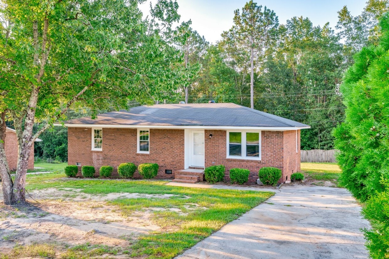 Foto principal - 216 Cross Hill Rd