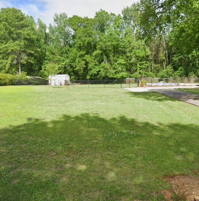 Foto del edificio - Home for Rent in Lake Forest in Millbrook