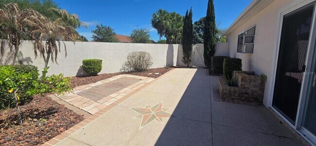 Foto del edificio - 628 Dominguez Dr