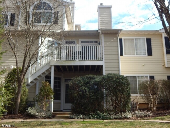 Foto del edificio - 77 Wescott Rd