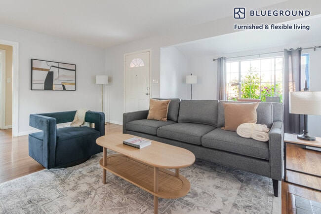 Building Photo - 252 C St