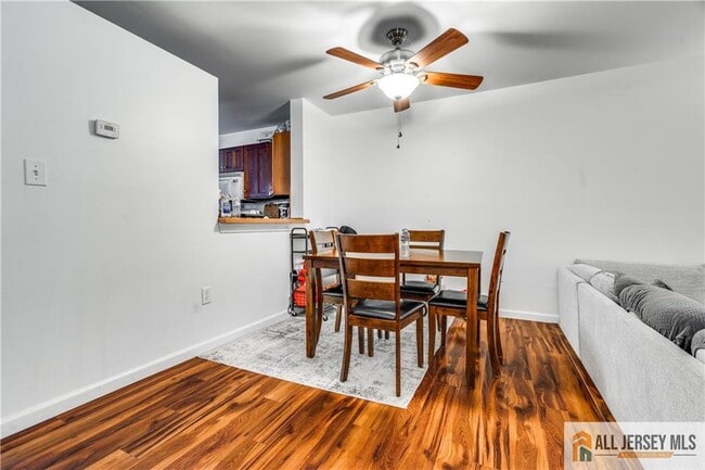 Foto del edificio - 1805 Poplar Ct