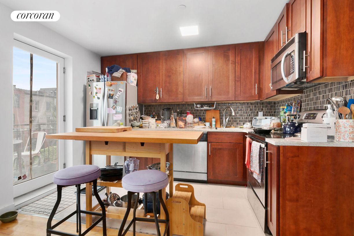 Foto del edificio - 367 Waverly Ave