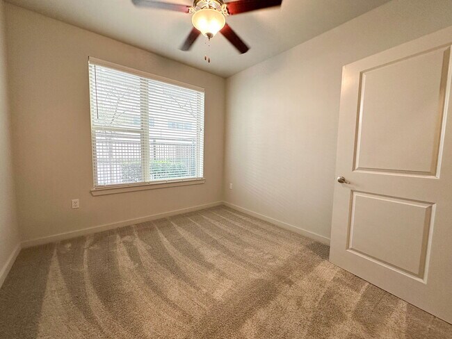 Foto del edificio - 2621 Live Oak St