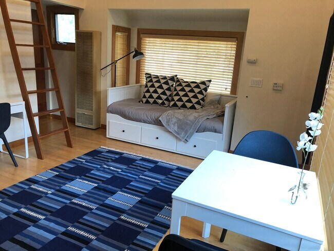 Living Room - 1546 Spruce St