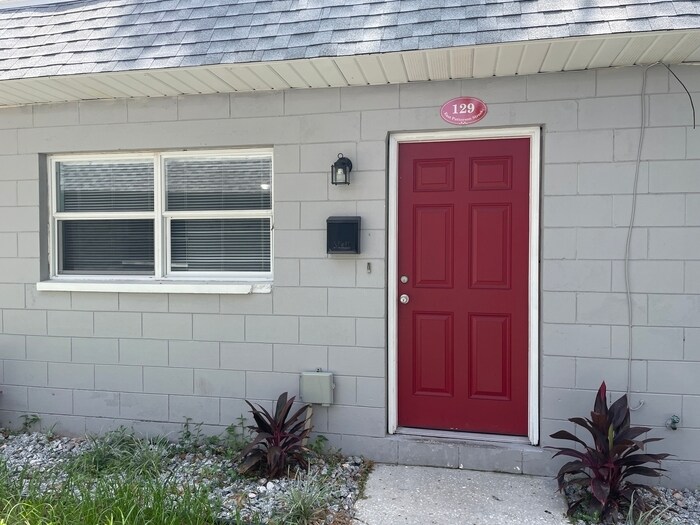 Primary Photo - Newly Renovated 2bd/1ba unit at an amazing...