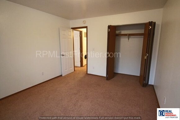 Building Photo - 1120 Golden Dawn Cir